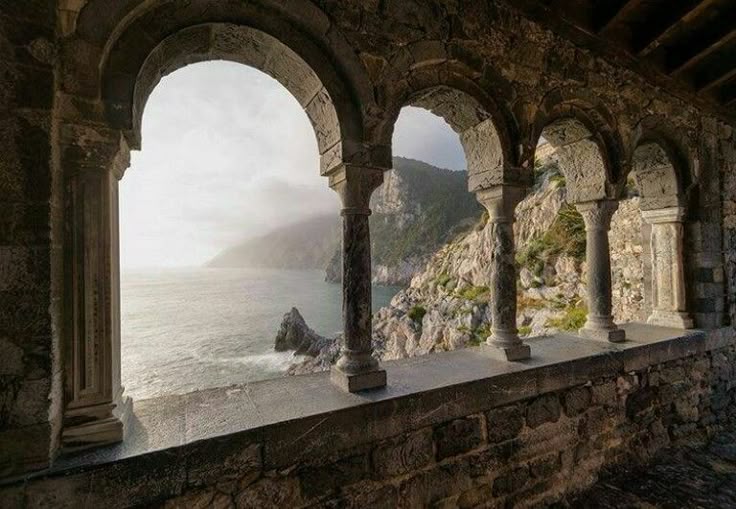 CALM. TIMELESS. IDENTITY. PRESENCE